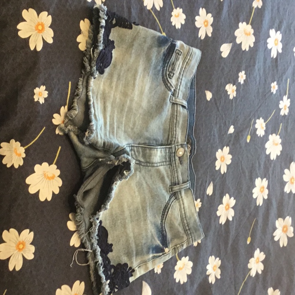 Lace shorts - Picture 2 of 4
